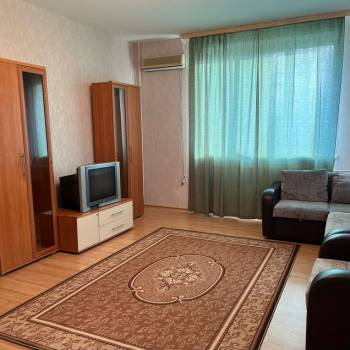 Сдается 1-комнатная квартира, 52 м²