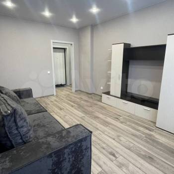 Сдается 1-комнатная квартира, 42 м²