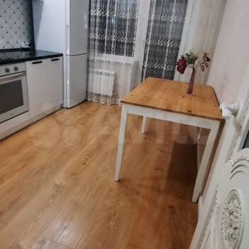 Сдается 1-комнатная квартира, 43 м²