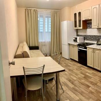 Сдается 1-комнатная квартира, 49 м²