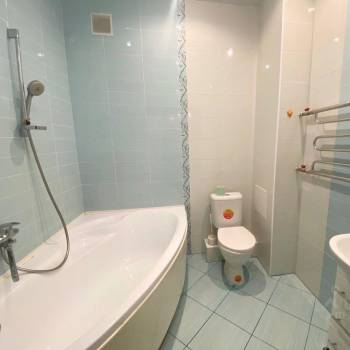 Сдается Многокомнатная квартира, 90 м²