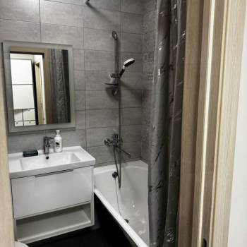 Сдается 1-комнатная квартира, 42 м²