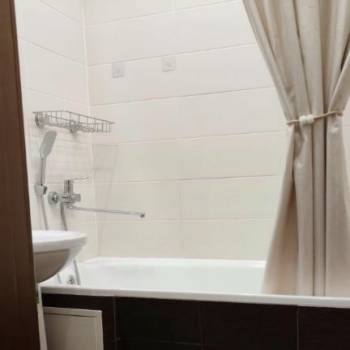 Сдается 1-комнатная квартира, 49 м²