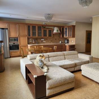 Продается 3-х комнатная квартира, 119 м²