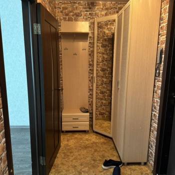 Сдается 1-комнатная квартира, 42 м²