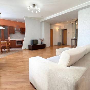 Сдается Многокомнатная квартира, 77 м²