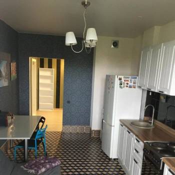 Сдается 1-комнатная квартира, 50 м²