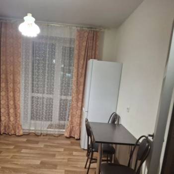 Сдается 1-комнатная квартира, 39 м²
