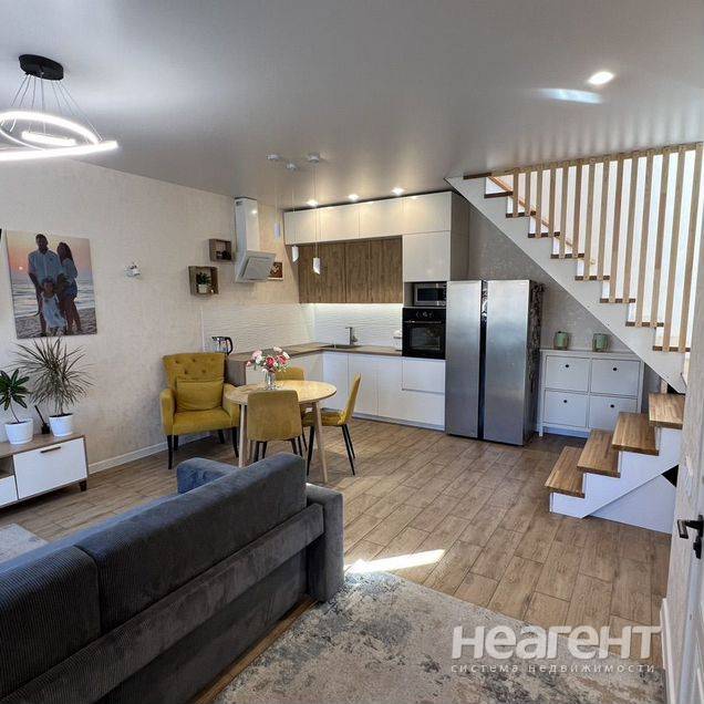 Продам таунхаус, Мичуринский сельсовет, пос. Элитный, мкр-н Берёзки