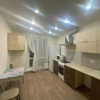 Сдается 1-комнатная квартира, 42 м²