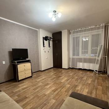 Сдается 1-комнатная квартира, 43 м²
