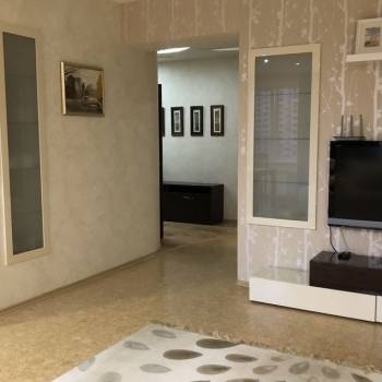 Сдается 2-х комнатная квартира, 82 м²