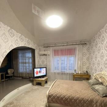 Продается 1-комнатная квартира, 42 м²