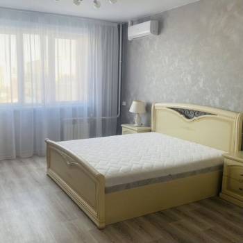 Сдается 2-х комнатная квартира, 97 м²