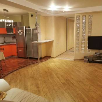 Сдается 2-х комнатная квартира, 86 м²