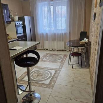 Сдается 2-х комнатная квартира, 72 м²