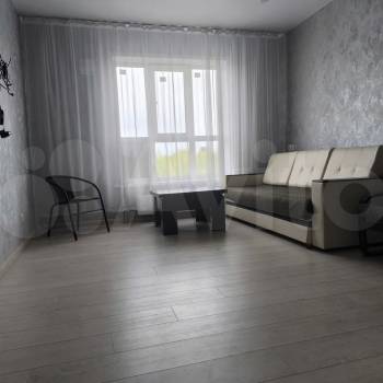 Сдается 1-комнатная квартира, 42 м²