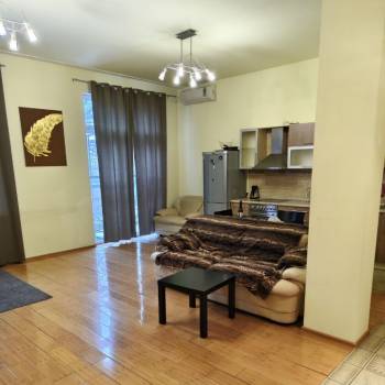 Сдается 2-х комнатная квартира, 75 м²