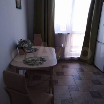 Сдается 1-комнатная квартира, 38 м²