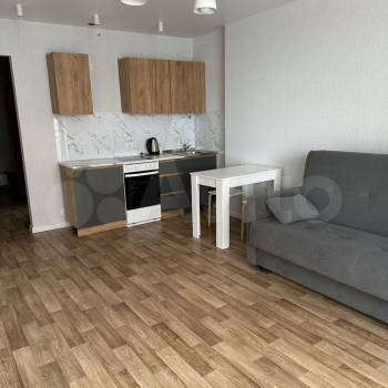 Сдается 1-комнатная квартира, 39 м²