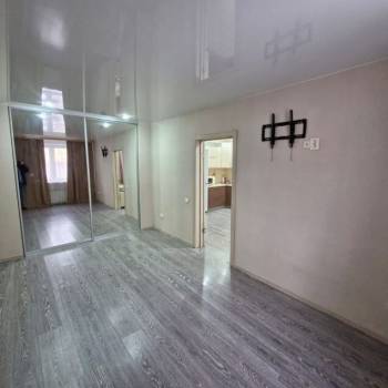 Сдается 1-комнатная квартира, 49 м²