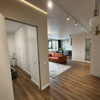 Сдается 1-комнатная квартира, 61 м²