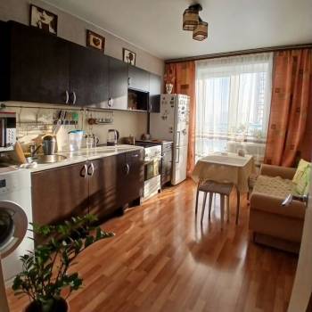 Продается 1-комнатная квартира, 42 м²
