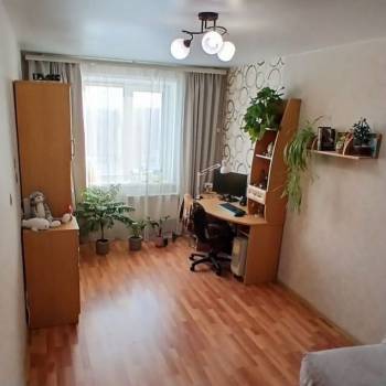 Продается 1-комнатная квартира, 42 м²