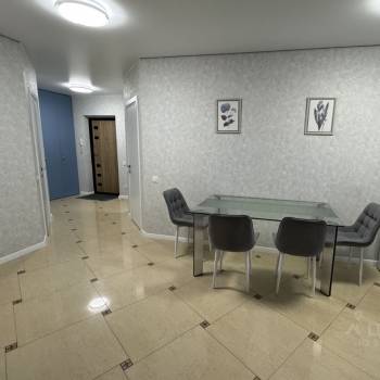 Сдается Многокомнатная квартира, 100 м²