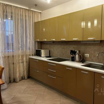 Сдается Многокомнатная квартира, 90 м²