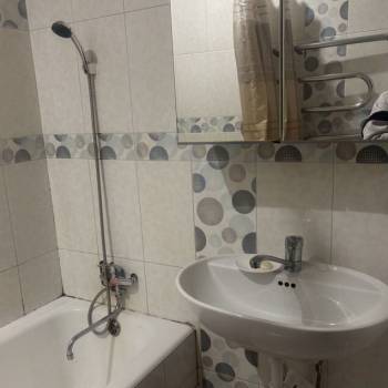 Сдается 1-комнатная квартира, 54 м²