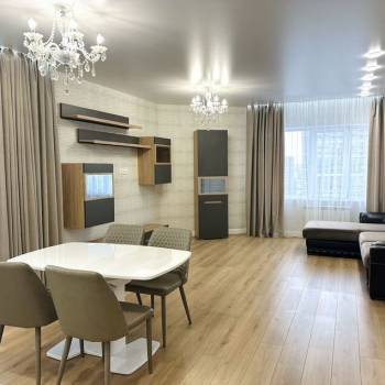 Сдается 2-х комнатная квартира, 79 м²
