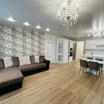 Сдается 2-х комнатная квартира, 79 м²