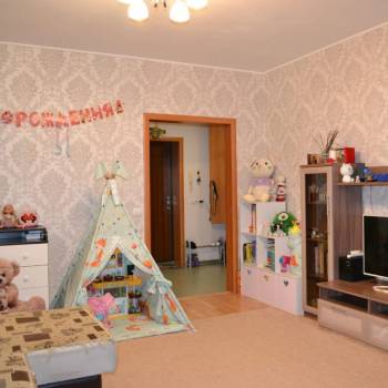 Продается 1-комнатная квартира, 45 м²