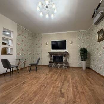 Сдается 2-х комнатная квартира, 80,1 м²