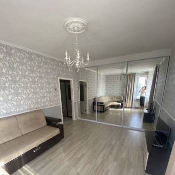 Сдается 1-комнатная квартира, 42 м²