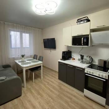 Сдается 1-комнатная квартира, 42 м²