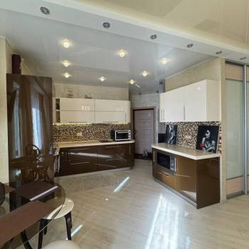 Продается 1-комнатная квартира, 42,8 м²