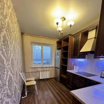 Сдается 1-комнатная квартира, 42 м²