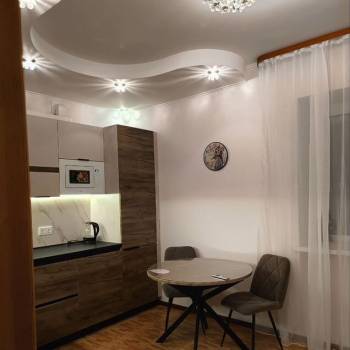 Сдается 2-х комнатная квартира, 80 м²