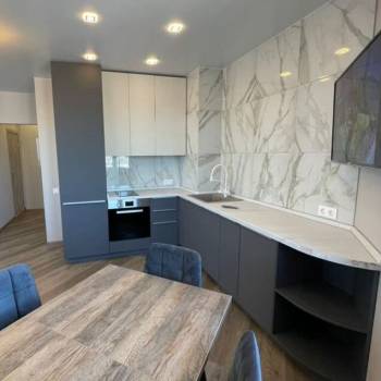 Сдается 1-комнатная квартира, 42 м²