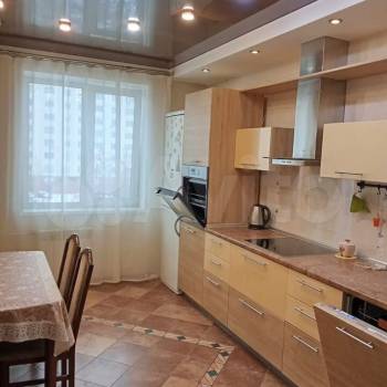 Сдается 2-х комнатная квартира, 76,6 м²
