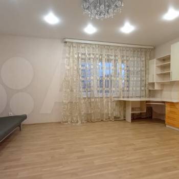 Сдается 2-х комнатная квартира, 76 м²