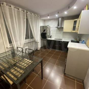 Сдается 1-комнатная квартира, 46 м²