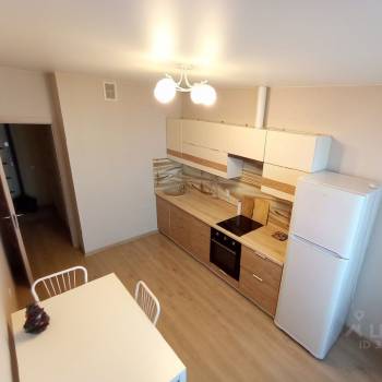 Продается 1-комнатная квартира, 38,6 м²