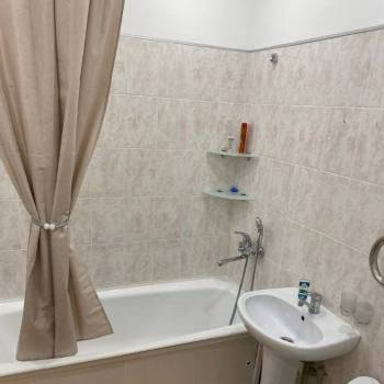 Сдается 1-комнатная квартира, 42 м²