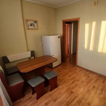 Сдается 1-комнатная квартира, 38 м²