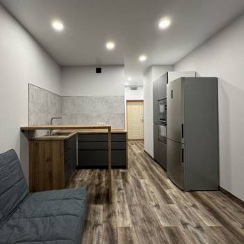 Продается 1-комнатная квартира, 43 м²