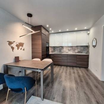 Продается 2-х комнатная квартира, 62 м²