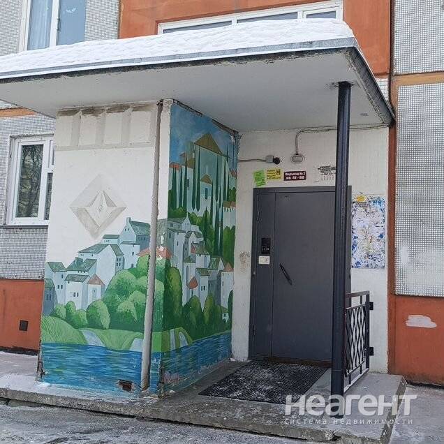 Продам 3-к квартиру, Кировский, ул. Комсомольская